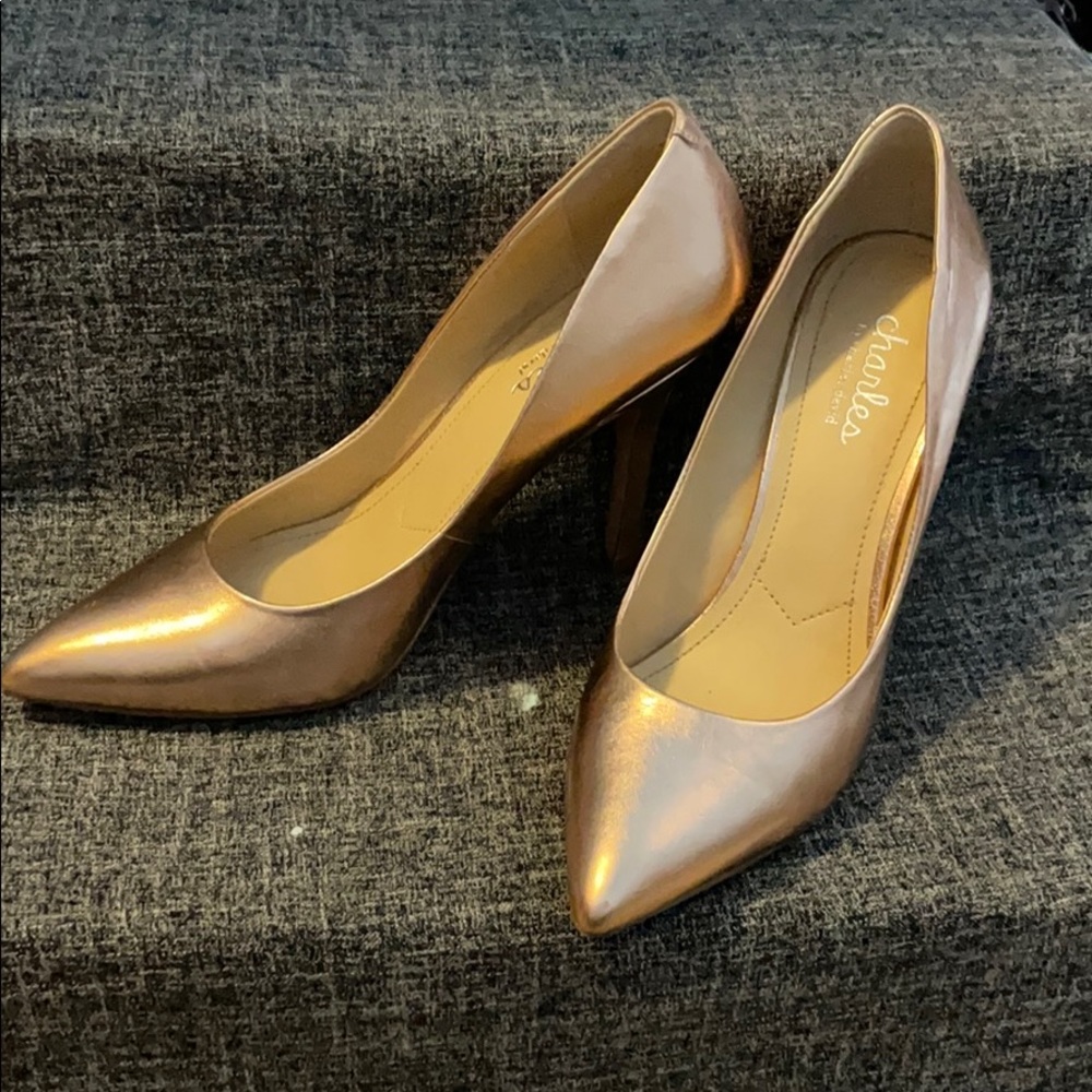Rose gold Charles David pumps